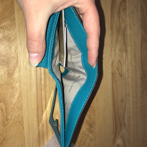 BNWT Michael Kors Mercer Carryall Card Case - Picture 5 of 8